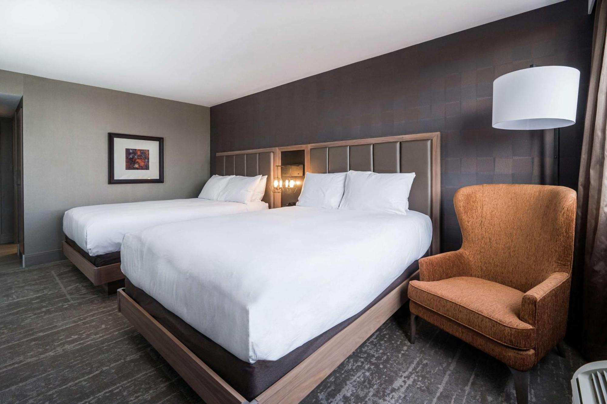 Doubletree By Hilton Kitchener Hotel Ngoại thất bức ảnh