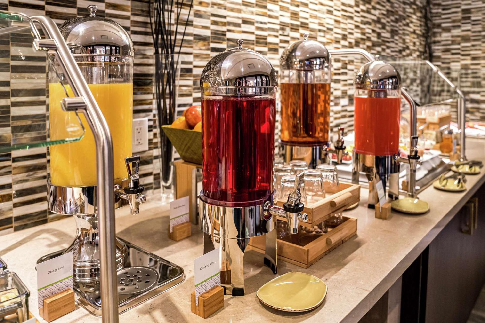 Doubletree By Hilton Kitchener Hotel Ngoại thất bức ảnh
