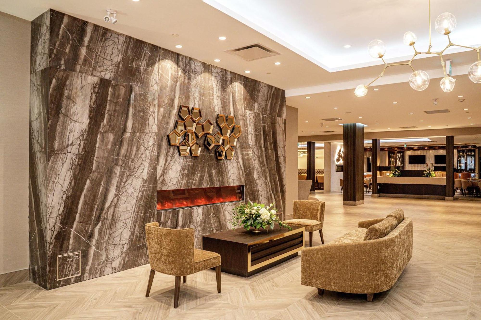Doubletree By Hilton Kitchener Hotel Ngoại thất bức ảnh