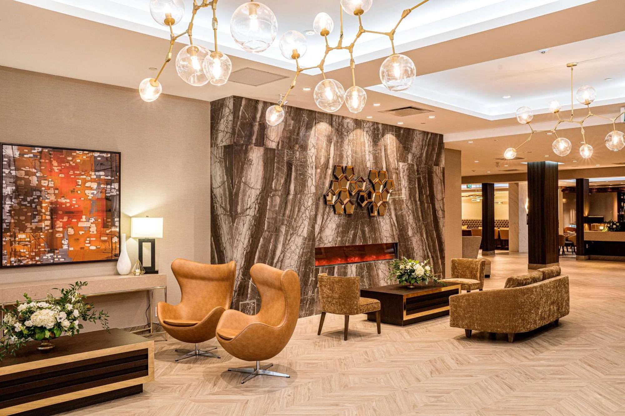 Doubletree By Hilton Kitchener Hotel Ngoại thất bức ảnh