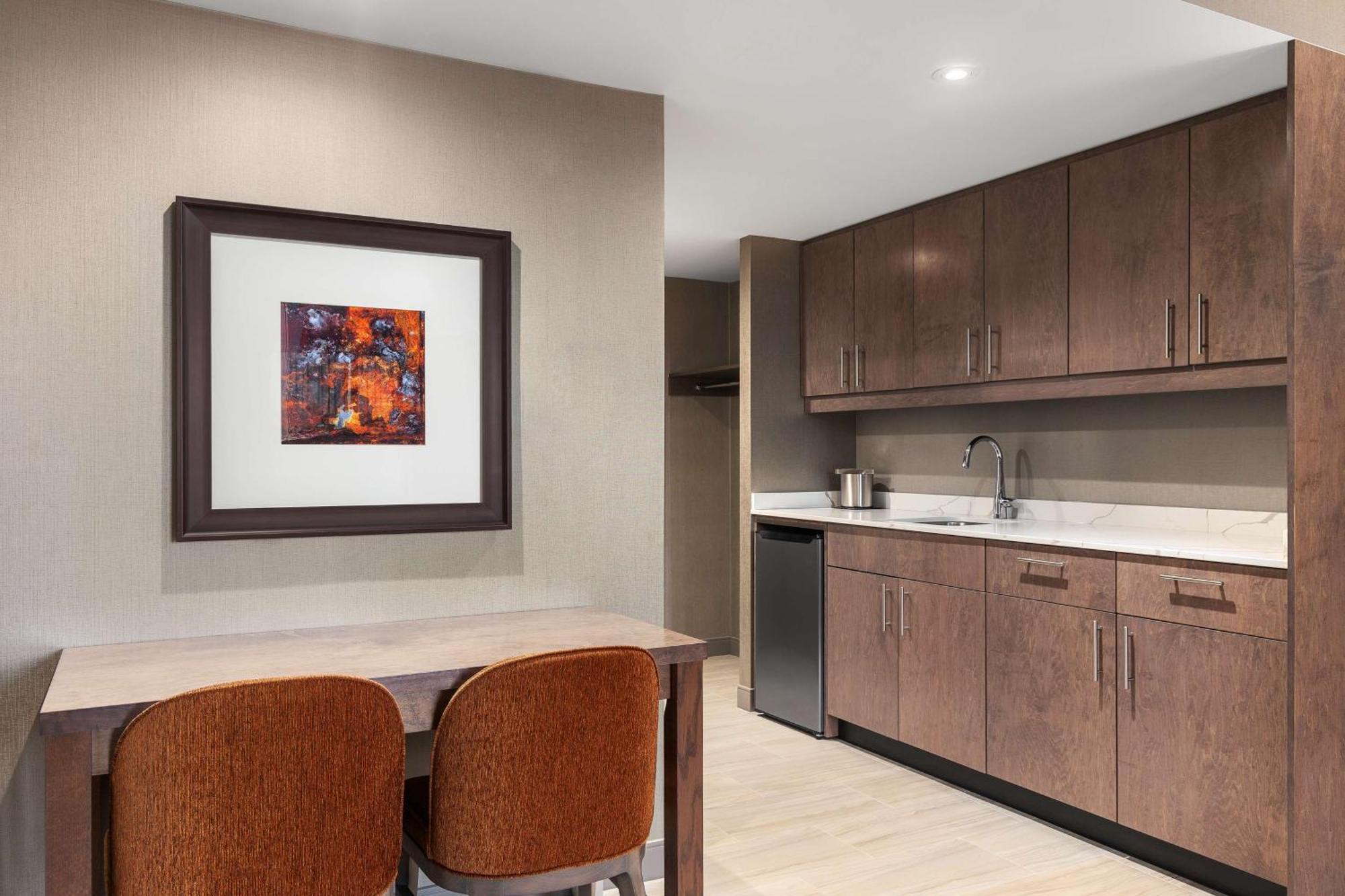 Doubletree By Hilton Kitchener Hotel Ngoại thất bức ảnh