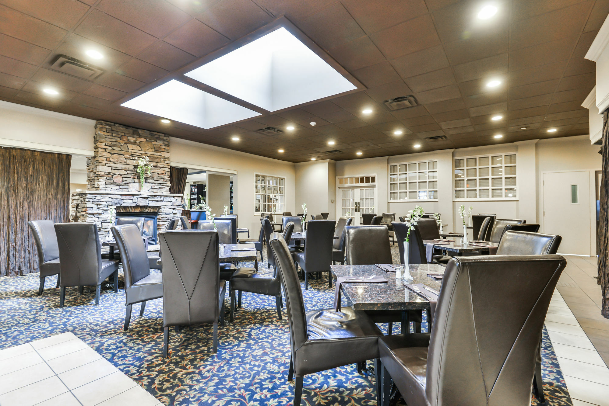 Doubletree By Hilton Kitchener Hotel Ngoại thất bức ảnh