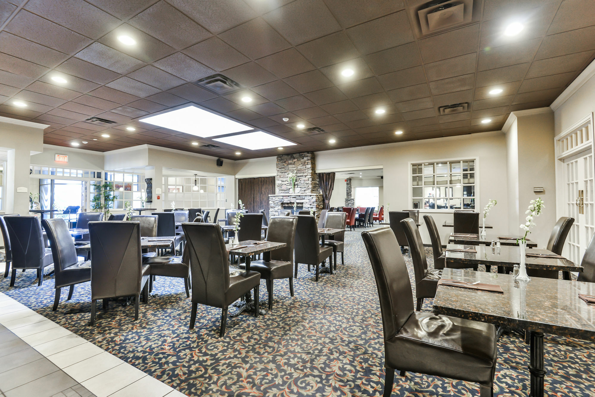 Doubletree By Hilton Kitchener Hotel Ngoại thất bức ảnh