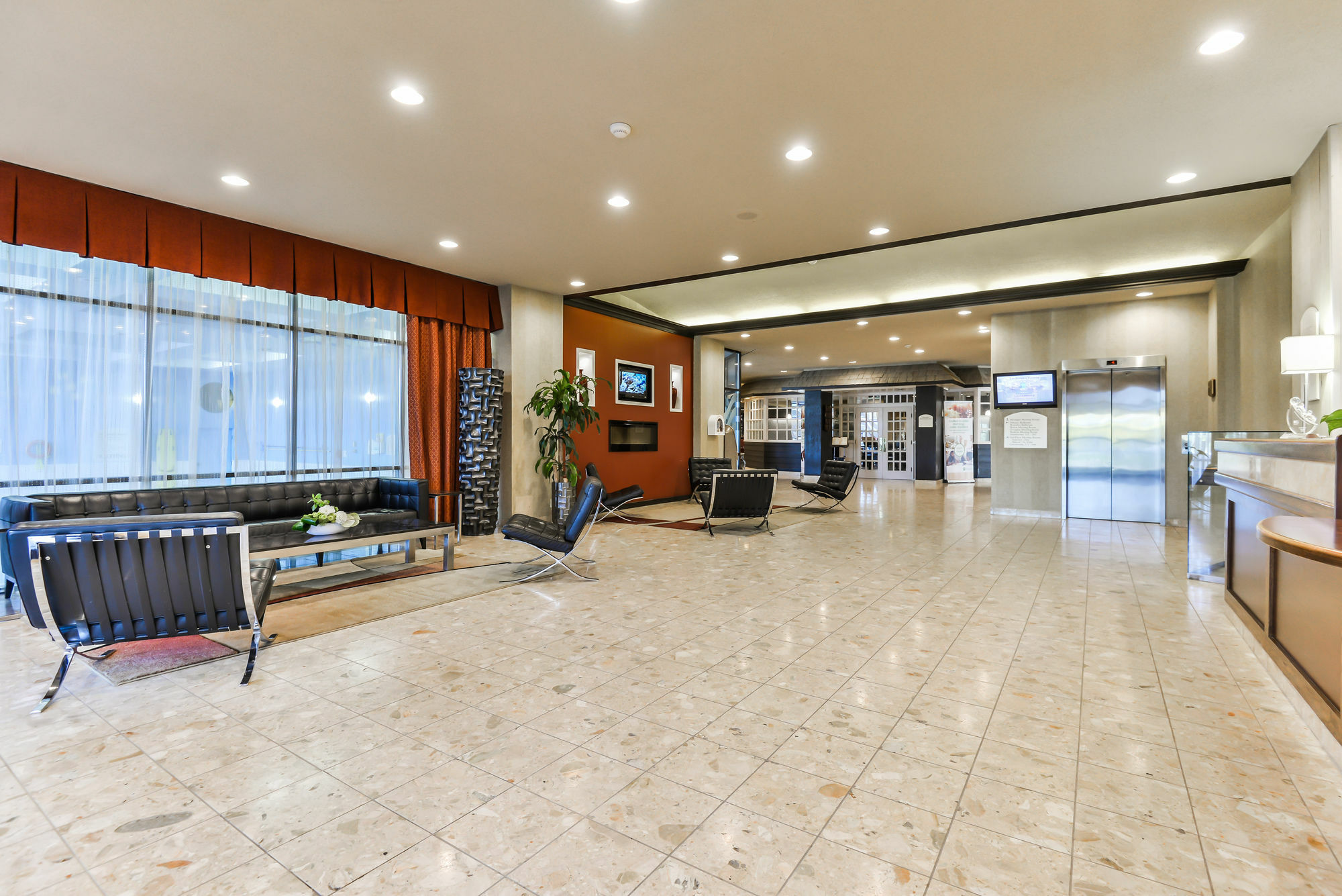 Doubletree By Hilton Kitchener Hotel Ngoại thất bức ảnh